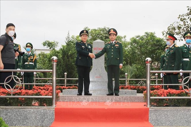Thượng tướng Phan Văn Giang tô sơn cột mốc chủ quyền tại Quảng Ninh - 1