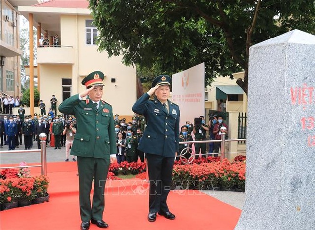 Thượng tướng Phan Văn Giang tô sơn cột mốc chủ quyền tại Quảng Ninh - 2