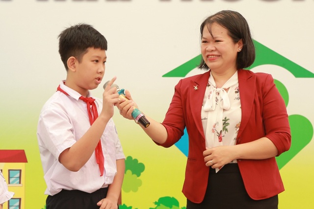 Thu gom dụng cụ học tập cũ đổi lấy học bổng cho học sinh hiếu học - 2 Thu gom dụng cụ học tập cũ đổi lấy học bổng cho học sinh hiếu học - 2
