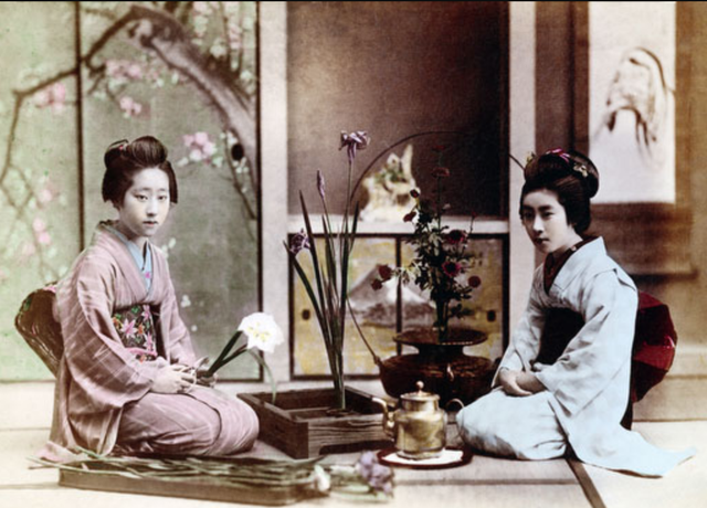 Ikebana là nét văn hóa từ lâu đời của người Nhật. Nguồn ảnh: Old photos of Japan