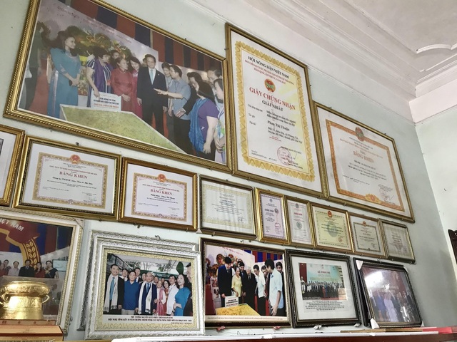 Đau đáu giữ hồn non nước trong mỗi tấm lụa tơ sen - 2 Đau đáu giữ hồn non nước trong mỗi tấm lụa tơ sen - 2