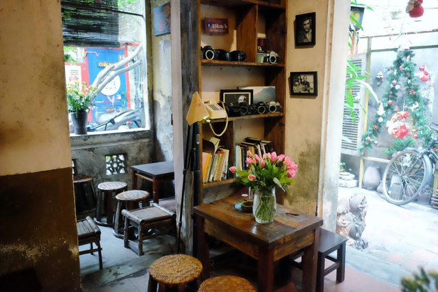 Tìm về Hà Nội xưa cũ bên những quán cà phê cổ - 6