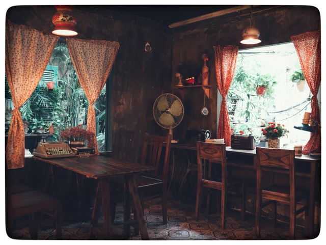Tìm về Hà Nội xưa cũ bên những quán cà phê cổ - 10 Tìm về Hà Nội xưa cũ bên những quán cà phê cổ - 10