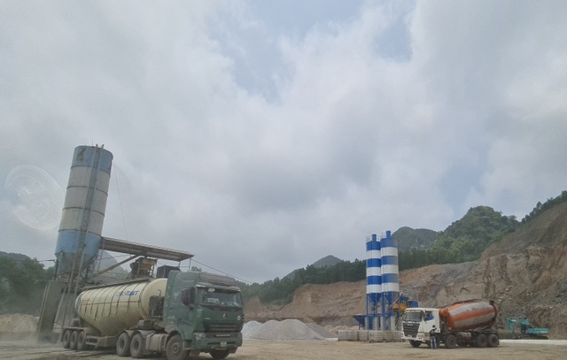 Trạm trộn bê tông hoạt động không phép thách thức chính quyền? - 2 Trạm trộn bê tông hoạt động không phép thách thức chính quyền? - 2