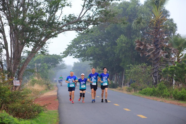 Cận cảnh đường chạy cực chất giải chạy BaDen Mountain Marathon - 1 Cận cảnh đường chạy cực chất giải chạy BaDen Mountain Marathon - 1