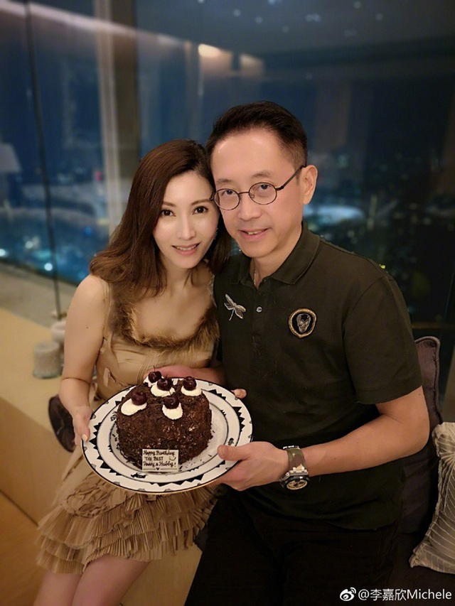 Ngưỡng mộ nhan sắc không tuổi của Hoa hậu đẹp nhất Hồng Kông - 3 Ngưỡng mộ nhan sắc không tuổi của Hoa hậu đẹp nhất Hồng Kông - 3