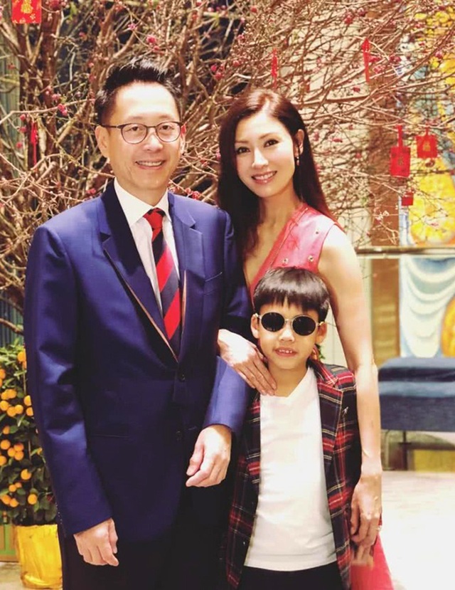 Ngưỡng mộ nhan sắc không tuổi của Hoa hậu đẹp nhất Hồng Kông - 6 Ngưỡng mộ nhan sắc không tuổi của Hoa hậu đẹp nhất Hồng Kông - 6