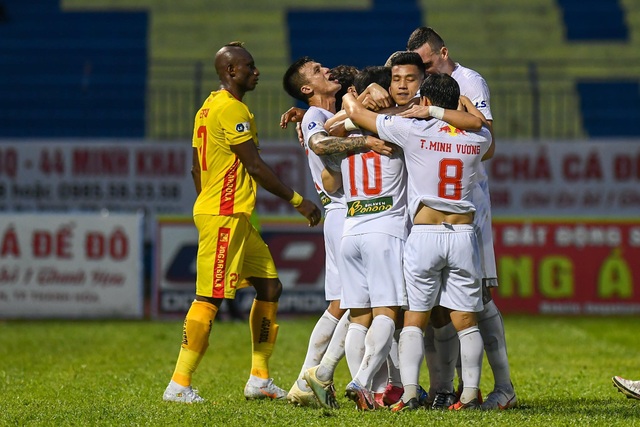 Thanh Hóa 1-2 HA Gia Lai: Dấu ấn của Công Phượng, Minh Vương - 5 Thanh Hóa 1-2 HA Gia Lai: Dấu ấn của Công Phượng, Minh Vương - 5