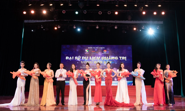 MC Kim Huyền Sâm quyến rũ ở hàng ghế giám khảo - 5 MC Kim Huyền Sâm quyến rũ ở hàng ghế giám khảo - 5