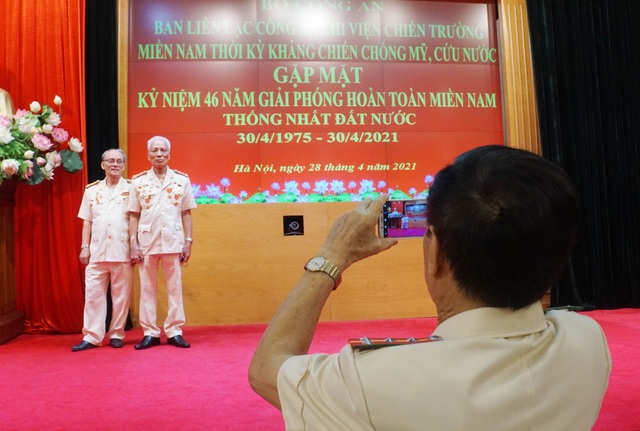 Gần 1.000 cán bộ công an hy sinh khi chi viện cho chiến trường miền Nam - 10 Gần 1.000 cán bộ công an hy sinh khi chi viện cho chiến trường miền Nam - 10
