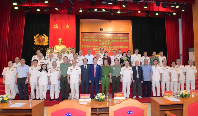 Gần 1.000 cán bộ công an hy sinh khi chi viện cho chiến trường miền Nam - 8 Gần 1.000 cán bộ công an hy sinh khi chi viện cho chiến trường miền Nam - 8