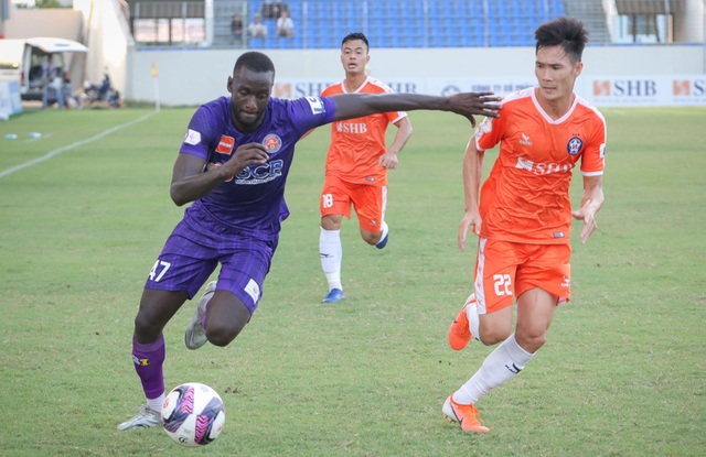 Hà Đức Chinh dự bị, đội bóng của HLV Lê Huỳnh Đức thua Sài Gòn FC - 5 Hà Đức Chinh dự bị, đội bóng của HLV Lê Huỳnh Đức thua Sài Gòn FC - 5