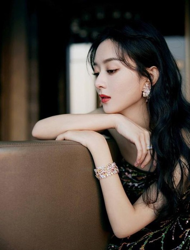 Ly hôn Phùng Thiệu Phong, tài sản của Triệu Lệ Dĩnh còn bao nhiêu? - 1 Ly hôn Phùng Thiệu Phong, tài sản của Triệu Lệ Dĩnh còn bao nhiêu? - 1