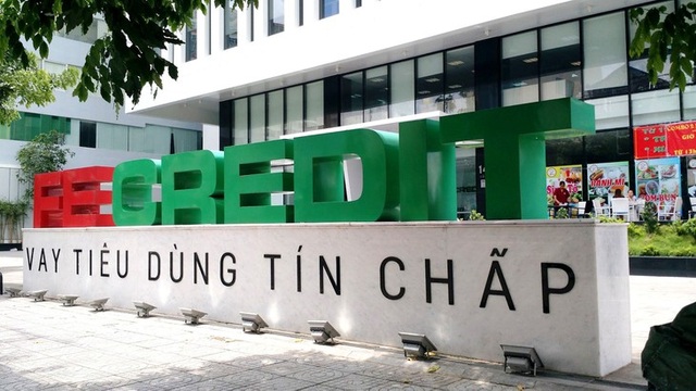 VPBank bán xong 49% vốn tại gà vàng FE Credit - 1 VPBank bán xong 49% vốn tại gà vàng FE Credit - 1