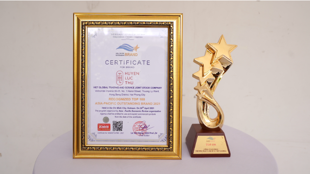 Tác phẩm sách Huyền Lục Thư lọt top 100 thương hiệu tiêu biểu Châu Á - Thái Bình Dương - 5 Tác phẩm sách Huyền Lục Thư lọt top 100 thương hiệu tiêu biểu Châu Á - Thái Bình Dương - 5