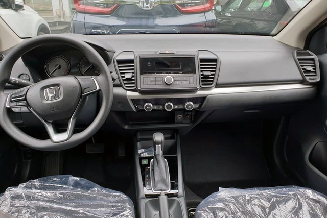 Honda City thêm phiên bản E giá 499 triệu đồng, dùng vành thép và ghế nỉ - 2 Honda City thêm phiên bản E giá 499 triệu đồng, dùng vành thép và ghế nỉ - 2