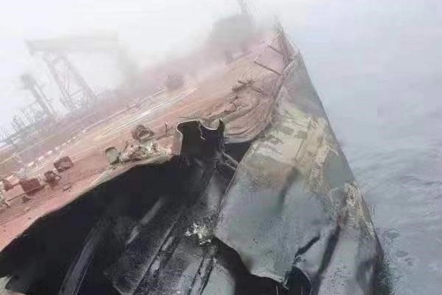 500 tấn dầu tràn ra biển sau vụ đâm tàu ngoài khơi Trung Quốc - 1