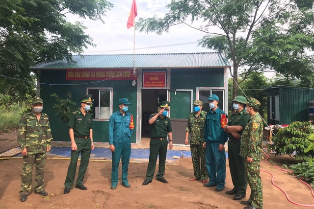 Covid-19 nóng rực, biên phòng thiết lập vành đai siết chặt kiểm soát - 1 Covid-19 nóng rực, biên phòng thiết lập vành đai siết chặt kiểm soát - 1