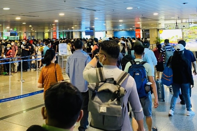 Lượng hành khách tới Tân Sơn Nhất tăng chóng mặt - 6 Lượng hành khách tới Tân Sơn Nhất tăng chóng mặt - 6