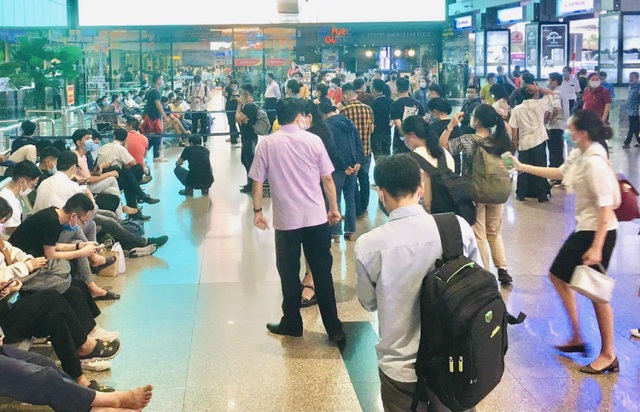 Lượng hành khách tới Tân Sơn Nhất tăng chóng mặt - 5 Lượng hành khách tới Tân Sơn Nhất tăng chóng mặt - 5