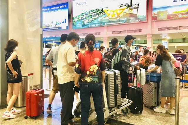 Lượng hành khách tới Tân Sơn Nhất tăng chóng mặt - 2 Lượng hành khách tới Tân Sơn Nhất tăng chóng mặt - 2