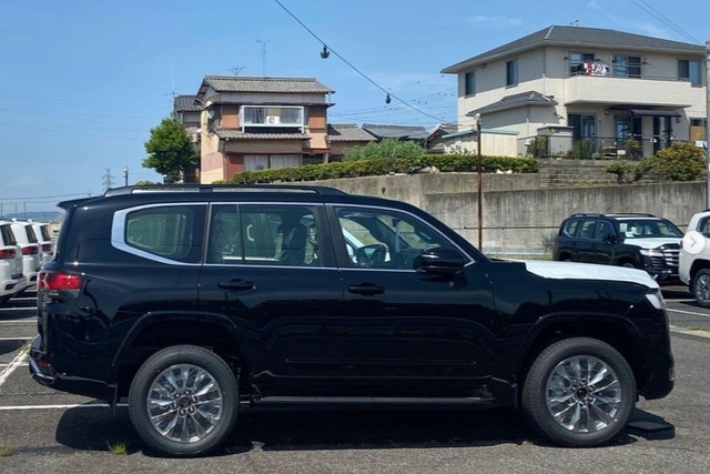 Diện mạo Toyota Land Cruiser thế hệ mới không còn là bí mật - 5 Diện mạo Toyota Land Cruiser thế hệ mới không còn là bí mật - 5