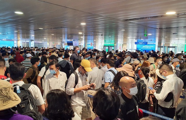 Kiểm tra đột xuất các sân bay, từ chối vận chuyển khách không khai báo y tế - 1
