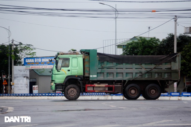 Binh đoàn xe hổ vồ hoành hành trên khắp các tuyến đường ở Quảng Ninh - 9