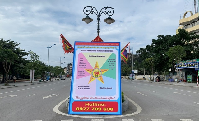 Hình ảnh khác lạ tại bãi biển Sầm Sơn trong ngày đầu nghỉ lễ - 10 Hình ảnh khác lạ tại bãi biển Sầm Sơn trong ngày đầu nghỉ lễ - 10