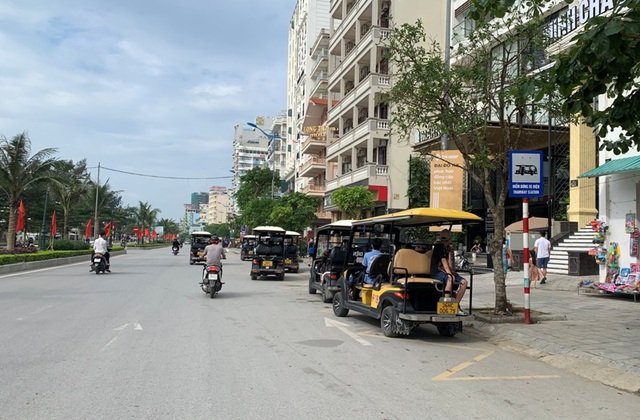 Hình ảnh khác lạ tại bãi biển Sầm Sơn trong ngày đầu nghỉ lễ - 7 Hình ảnh khác lạ tại bãi biển Sầm Sơn trong ngày đầu nghỉ lễ - 7