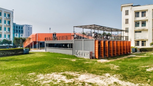 Quán cà phê container độc nhất vô nhị trong khuôn viên trường đại học - 4 Quán cà phê container độc nhất vô nhị trong khuôn viên trường đại học - 4