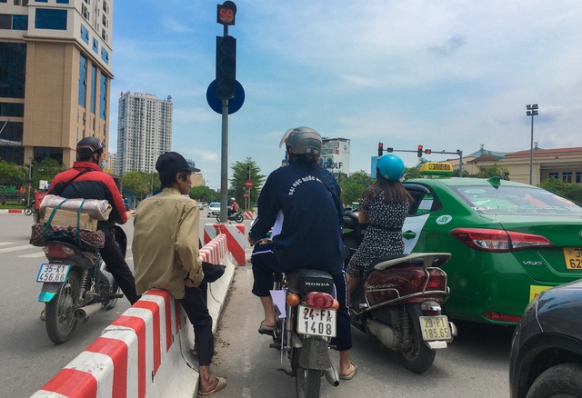Cái bang kiếm ăn ở Hà Nội: Liệu lòng tốt có được đặt đúng chỗ? - 1