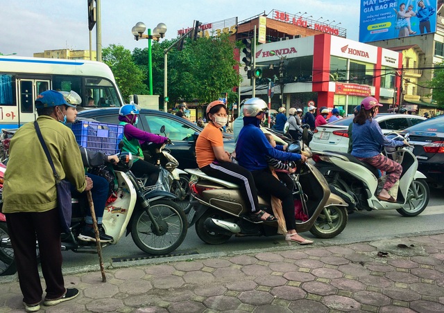 Cái bang kiếm ăn ở Hà Nội: Liệu lòng tốt có được đặt đúng chỗ? - 6 Cái bang kiếm ăn ở Hà Nội: Liệu lòng tốt có được đặt đúng chỗ? - 6