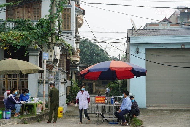 Hà Nội phong tỏa ngõ có ca mắc Covid-19 ở Đông Anh - 1 Hà Nội phong tỏa ngõ có ca mắc Covid-19 ở Đông Anh - 1