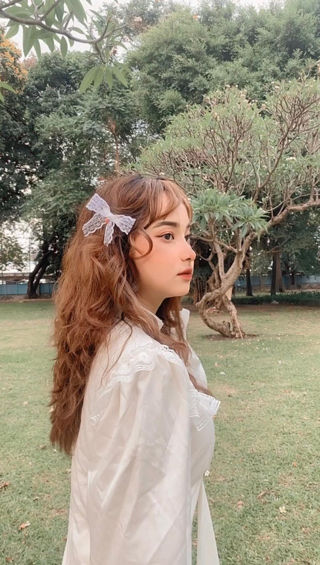 Vẻ đẹp ngọt ngào của nữ sinh Kinh tế khiến dân mạng tan chảy - 14 Vẻ đẹp ngọt ngào của nữ sinh Kinh tế khiến dân mạng tan chảy - 14