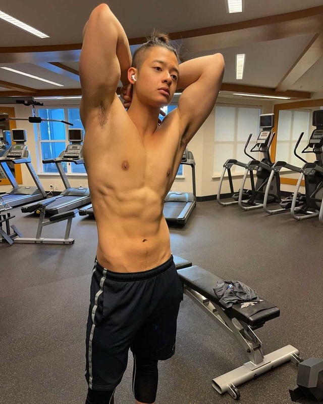 Loạt hot boy sở hữu body 6 múi gây ấn tượng thời gian qua - 3 Loạt hot boy sở hữu body 6 múi gây ấn tượng thời gian qua - 3