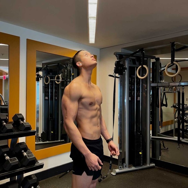 Loạt hot boy sở hữu body 6 múi gây ấn tượng thời gian qua - 4 Loạt hot boy sở hữu body 6 múi gây ấn tượng thời gian qua - 4