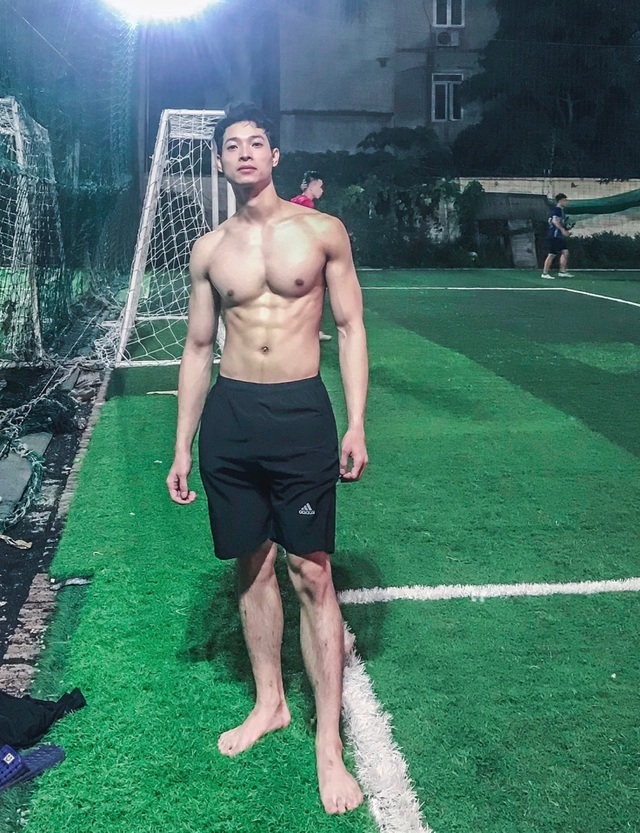 Loạt hot boy sở hữu body 6 múi gây ấn tượng thời gian qua - 7 Loạt hot boy sở hữu body 6 múi gây ấn tượng thời gian qua - 7