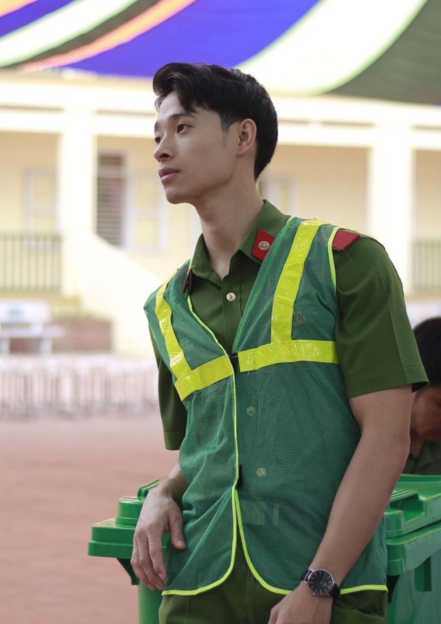 Loạt hot boy sở hữu body 6 múi gây ấn tượng thời gian qua - 8 Loạt hot boy sở hữu body 6 múi gây ấn tượng thời gian qua - 8