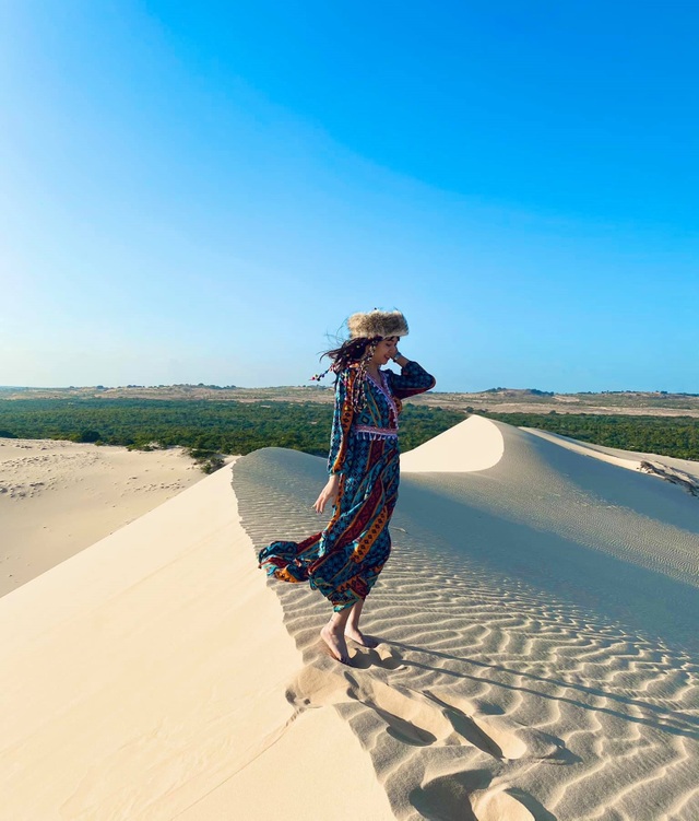 Explore 2 picturesque sand dunes with beautiful photos from every angle - 5