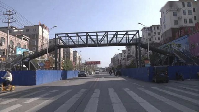 Đại gia giấu mặt chi tiền tỷ làm cầu cho học sinh đến trường - 1 Đại gia giấu mặt chi tiền tỷ làm cầu cho học sinh đến trường - 1