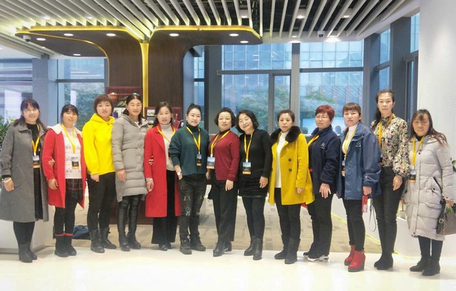Người phụ nữ 18 năm sống cùng chồng trên xe tải - 5 Người phụ nữ 18 năm sống cùng chồng trên xe tải - 5