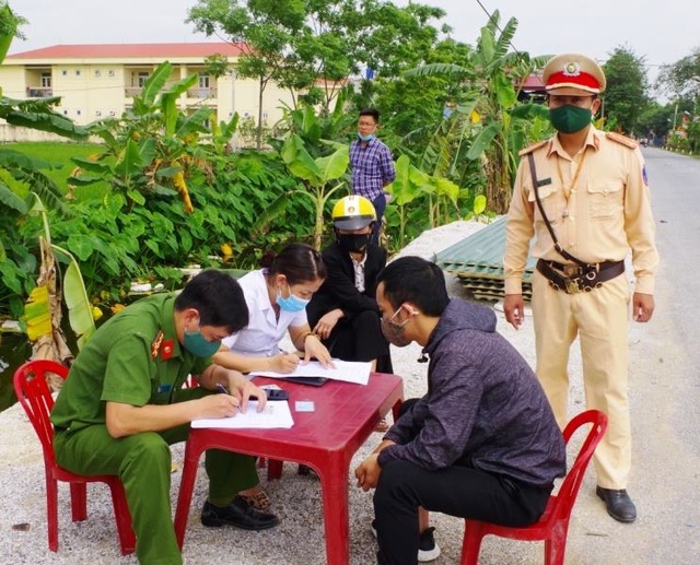 Hà Nam: Xử phạt 37 trường hợp vi phạm quy định phòng, chống dịch - 1 Hà Nam: Xử phạt 37 trường hợp vi phạm quy định phòng, chống dịch - 1