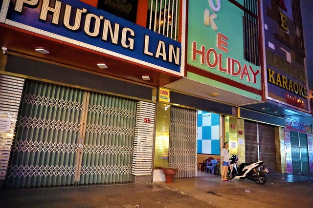 Karaoke, vũ trường cửa đóng then cài phòng, chống dịch Covid-19 - 6 Karaoke, vũ trường cửa đóng then cài phòng, chống dịch Covid-19 - 6