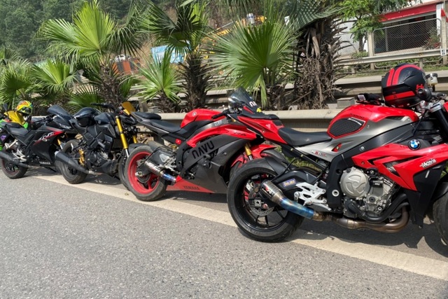 Chặn, dừng dàn mô tô phân khối lớn gầm rú trên cao tốc - 2 Chặn, dừng dàn mô tô phân khối lớn gầm rú trên cao tốc - 2