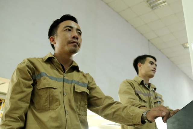 Những người quanh năm làm nghề vui ít, buồn nhiều - 5 Những người quanh năm làm nghề vui ít, buồn nhiều - 5