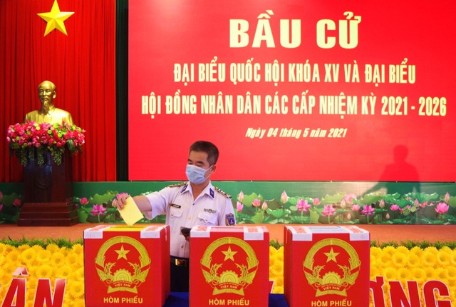 Lực lượng làm nhiệm vụ trên biển hôm nay đi bầu cử sớm nhất nước - 1 Lực lượng làm nhiệm vụ trên biển hôm nay đi bầu cử sớm nhất nước - 1