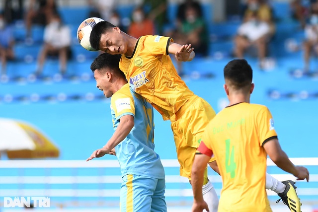 Hòa Bình FC có điểm số đầu tiên trong ngày khai mạc giải hạng nhì 2021 - 10 Hòa Bình FC có điểm số đầu tiên trong ngày khai mạc giải hạng nhì 2021 - 10