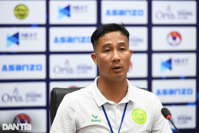 Hòa Bình FC có điểm số đầu tiên trong ngày khai mạc giải hạng nhì 2021 - 11 Hòa Bình FC có điểm số đầu tiên trong ngày khai mạc giải hạng nhì 2021 - 11