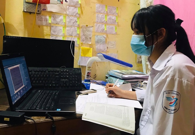 Hà Nội: Trường học sẵn sàng kịch bản thi trực tuyến vì Covid-19 khó lường - 1 Hà Nội: Trường học sẵn sàng kịch bản thi trực tuyến vì Covid-19 khó lường - 1